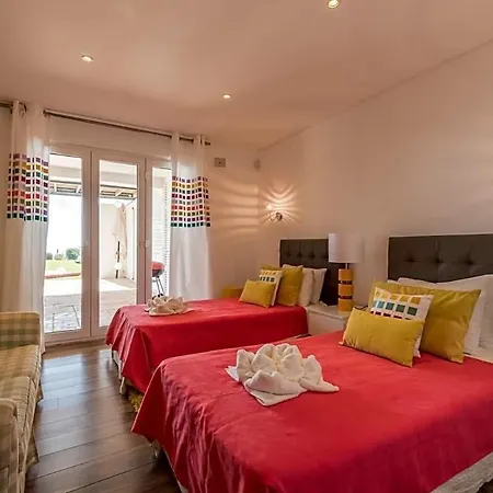 Sleeps 10 Pool Air Con Wifi Villa