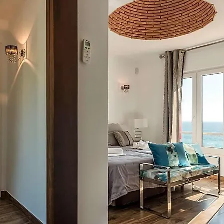 Sleeps 10 Pool Air Con Wifi Villa